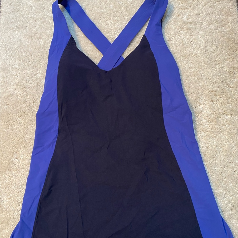 Lululemon tank with built in bra